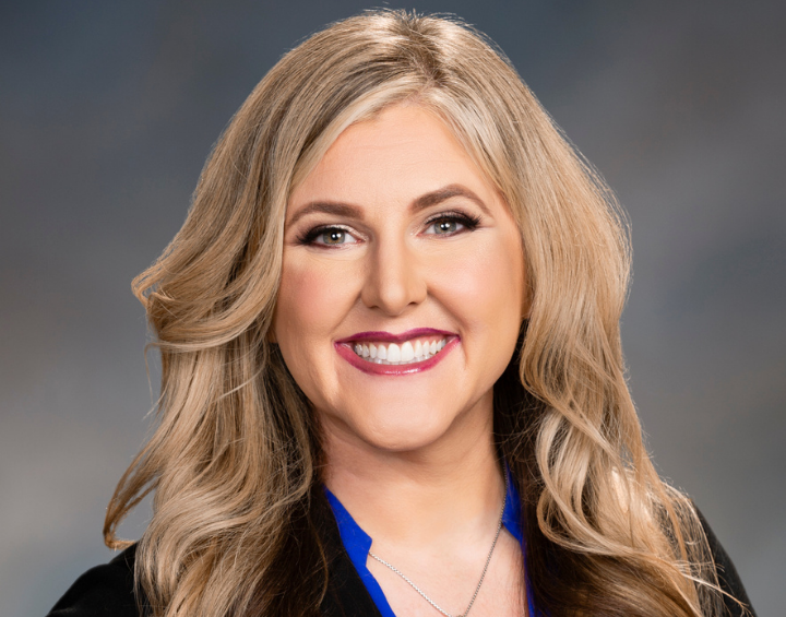 Lauren Bates Headshot